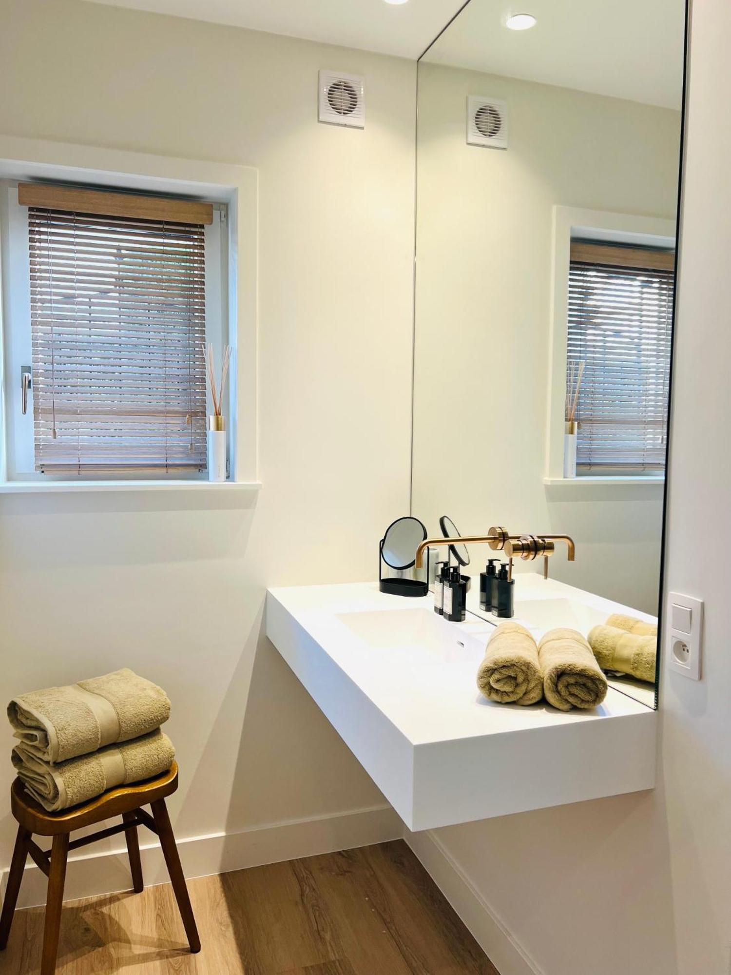 Luxe Appartement Op Topligging Кноке-Хайст Екстериор снимка